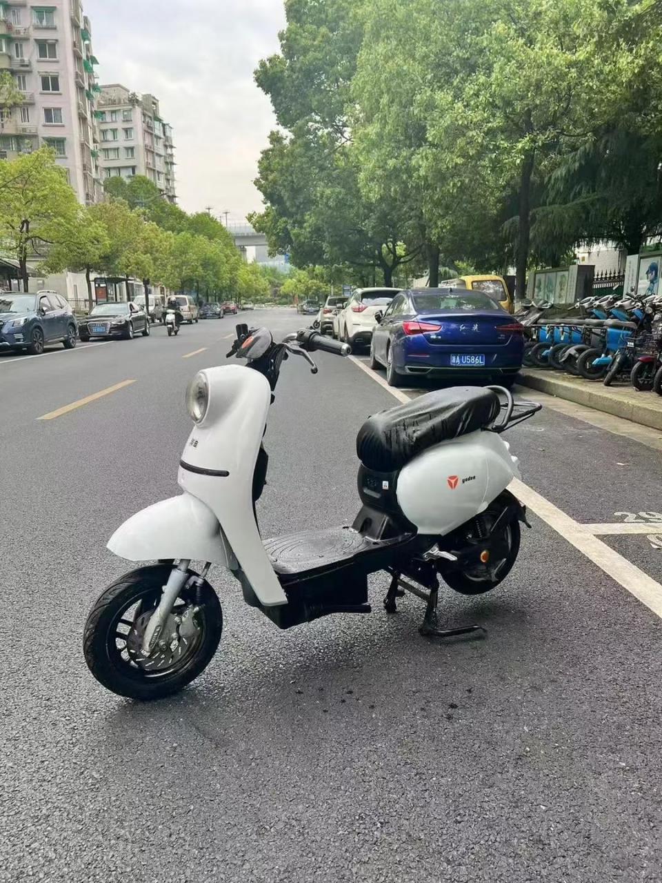 上新75157515 雅迪欧萌 纯白新款小龟 大黄牌永久 续航四五十