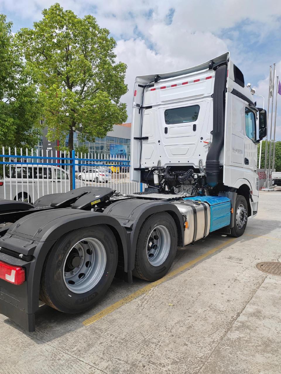 奔驰阿克托斯 福利来了999999 奔驰actros530后提升桥天山白