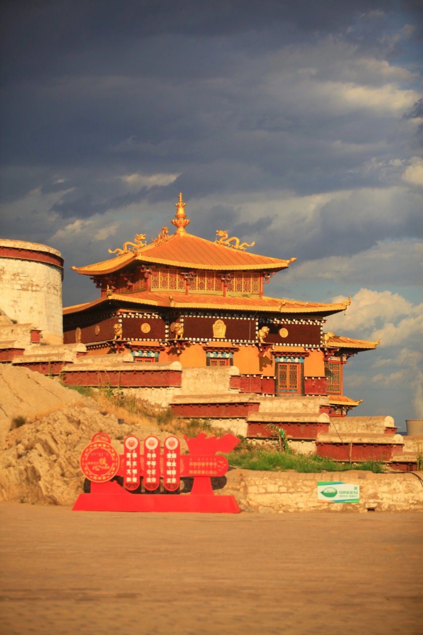 乌海三a级景区满贡拉僧庙 人送外号小布达拉宫