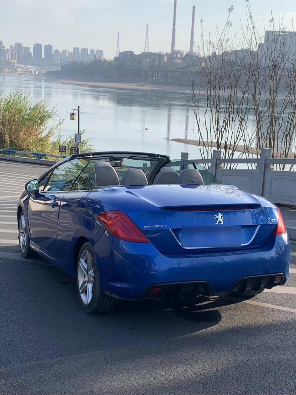 10年进口标致308cc硬顶敞篷小跑车 1.