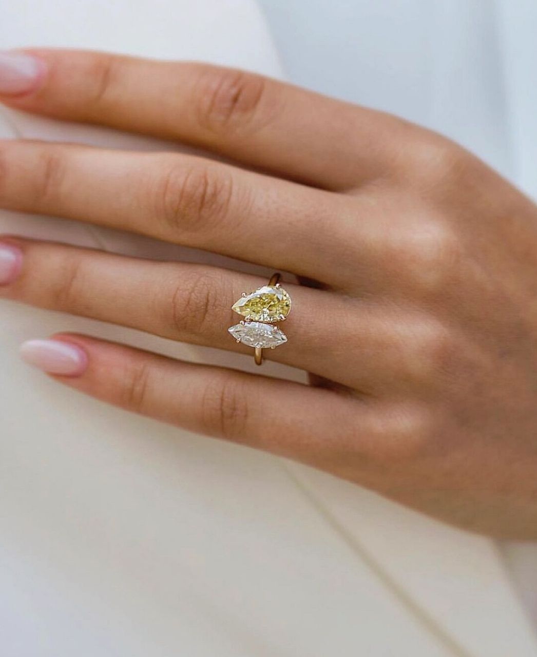 分享一组美国珠宝品牌 east west gem company的双主石戒指 这种双石