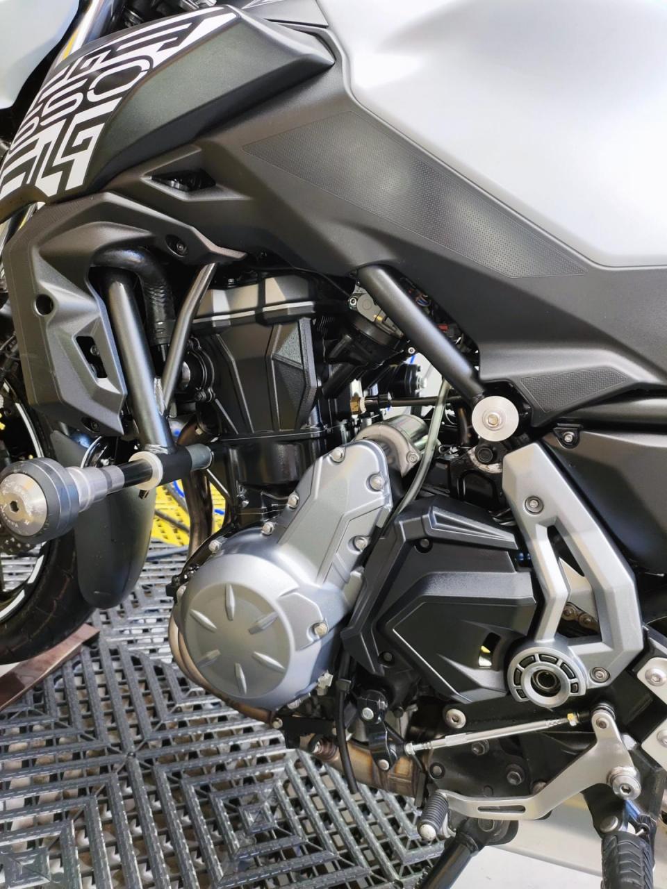 老川崎z650精洗,加腐蚀翻新.