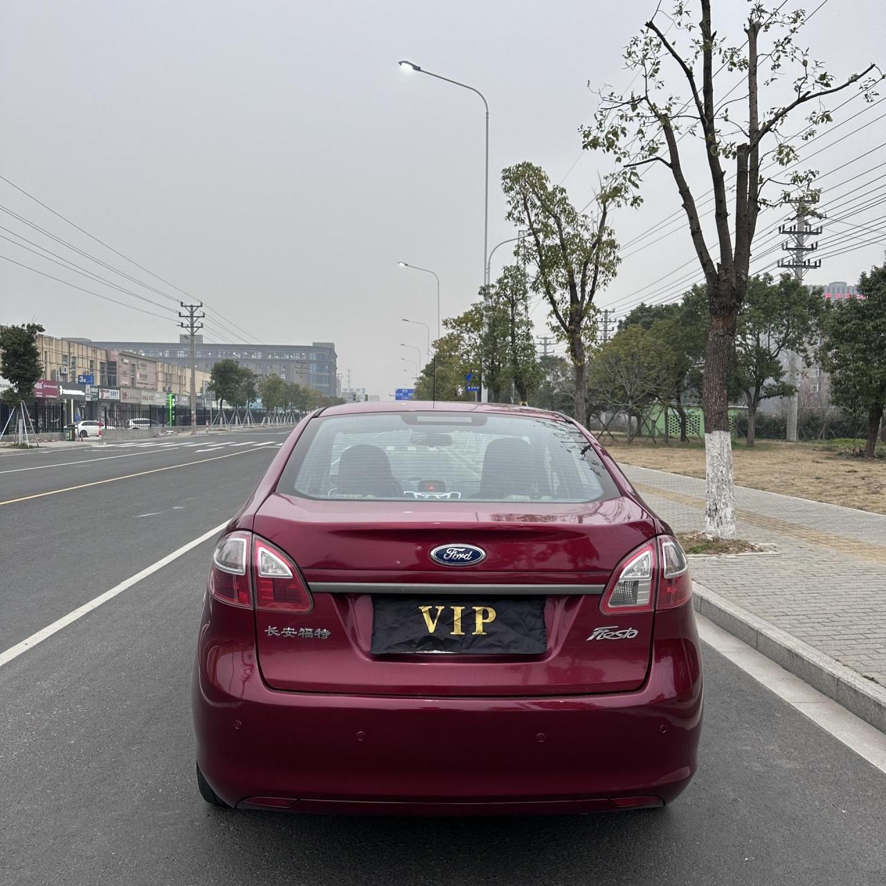 最新到店11年6月福特嘉年华三厢1.