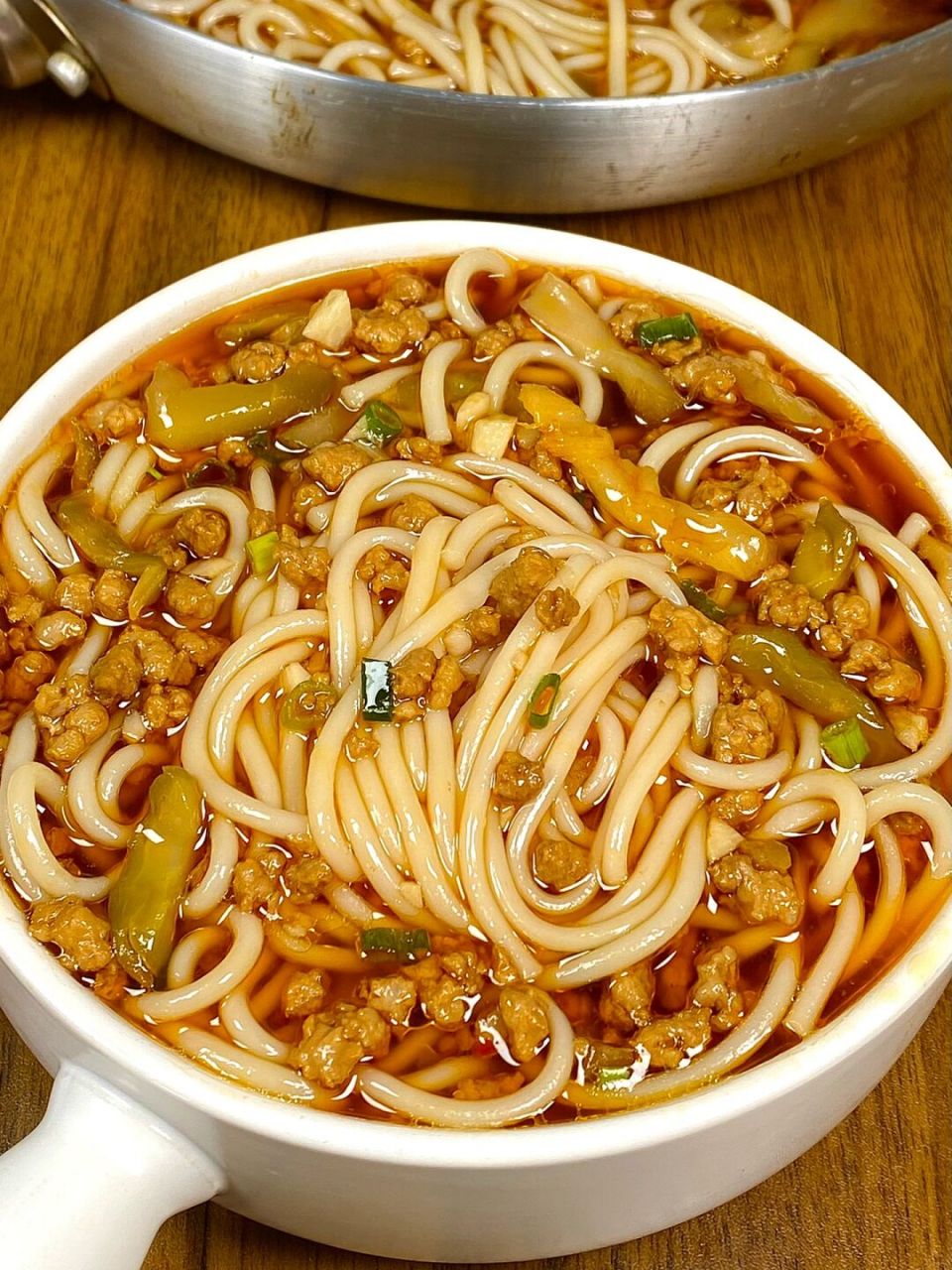 大早上的好想嗦粉啊,就赶快去做了这碗榨菜肉末粉,真的泰鲜美啦[庆祝]