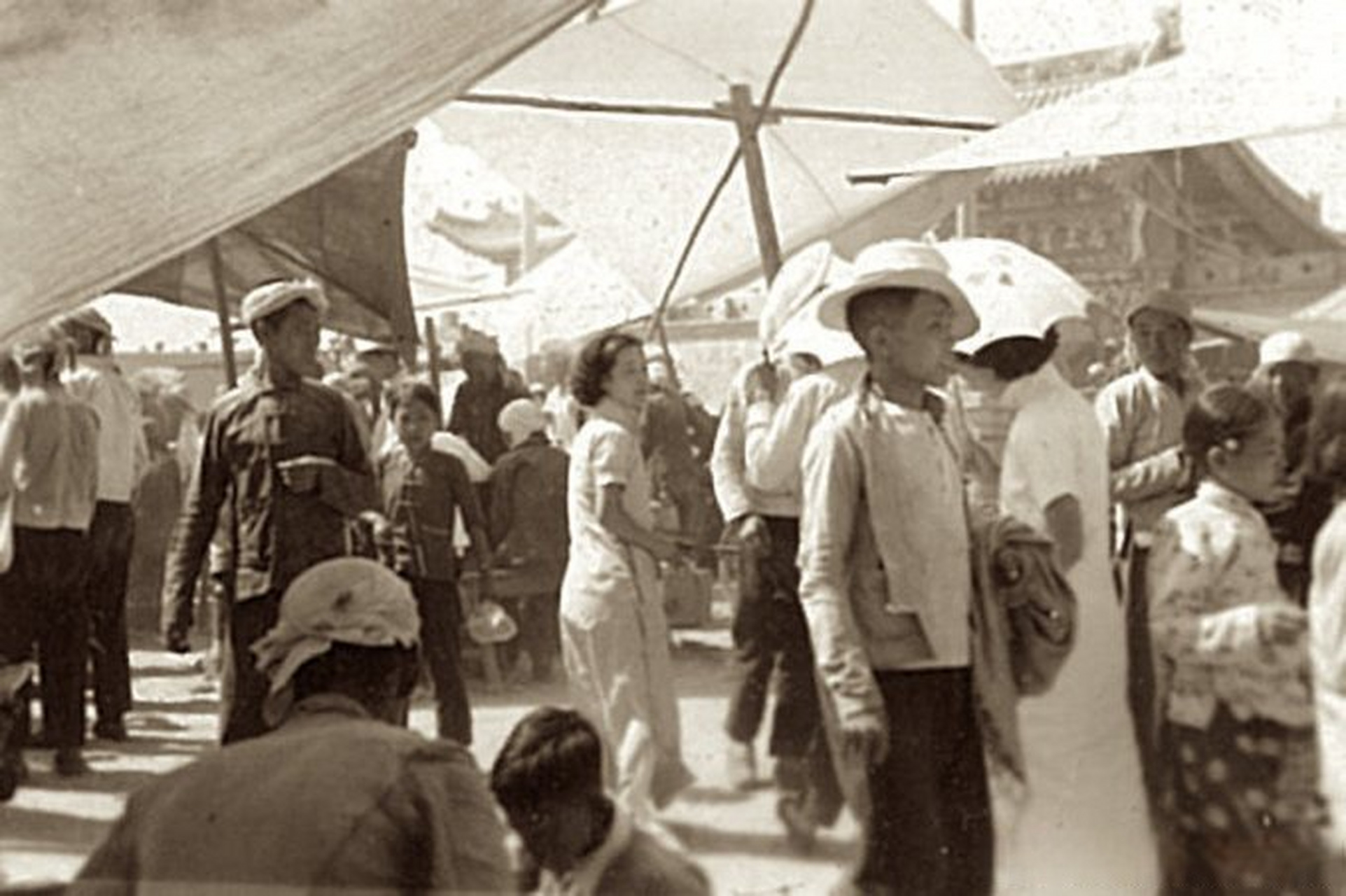 旧影老照片: 内蒙古包头,1939年.