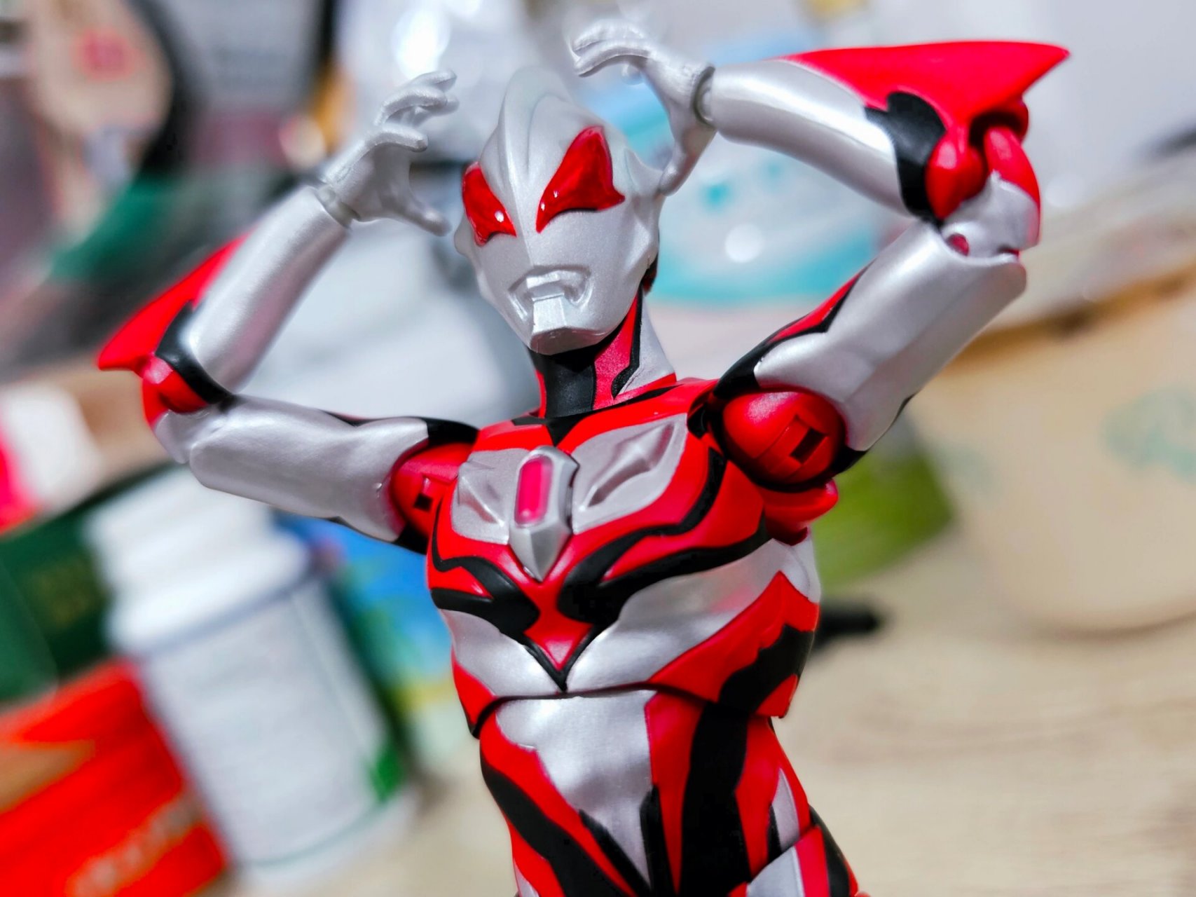 shf 捷德奥特曼 红眼暴走版 前阵子再版的好像是没有红眼只有光线手的