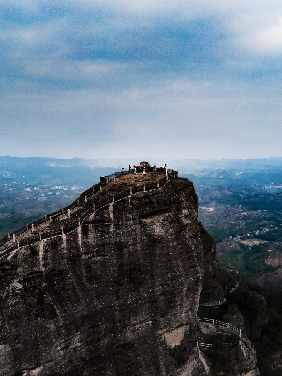 河源龙川霍山|奇岩赤崖的丹霞山第二 8215简介:霍山风景区位于