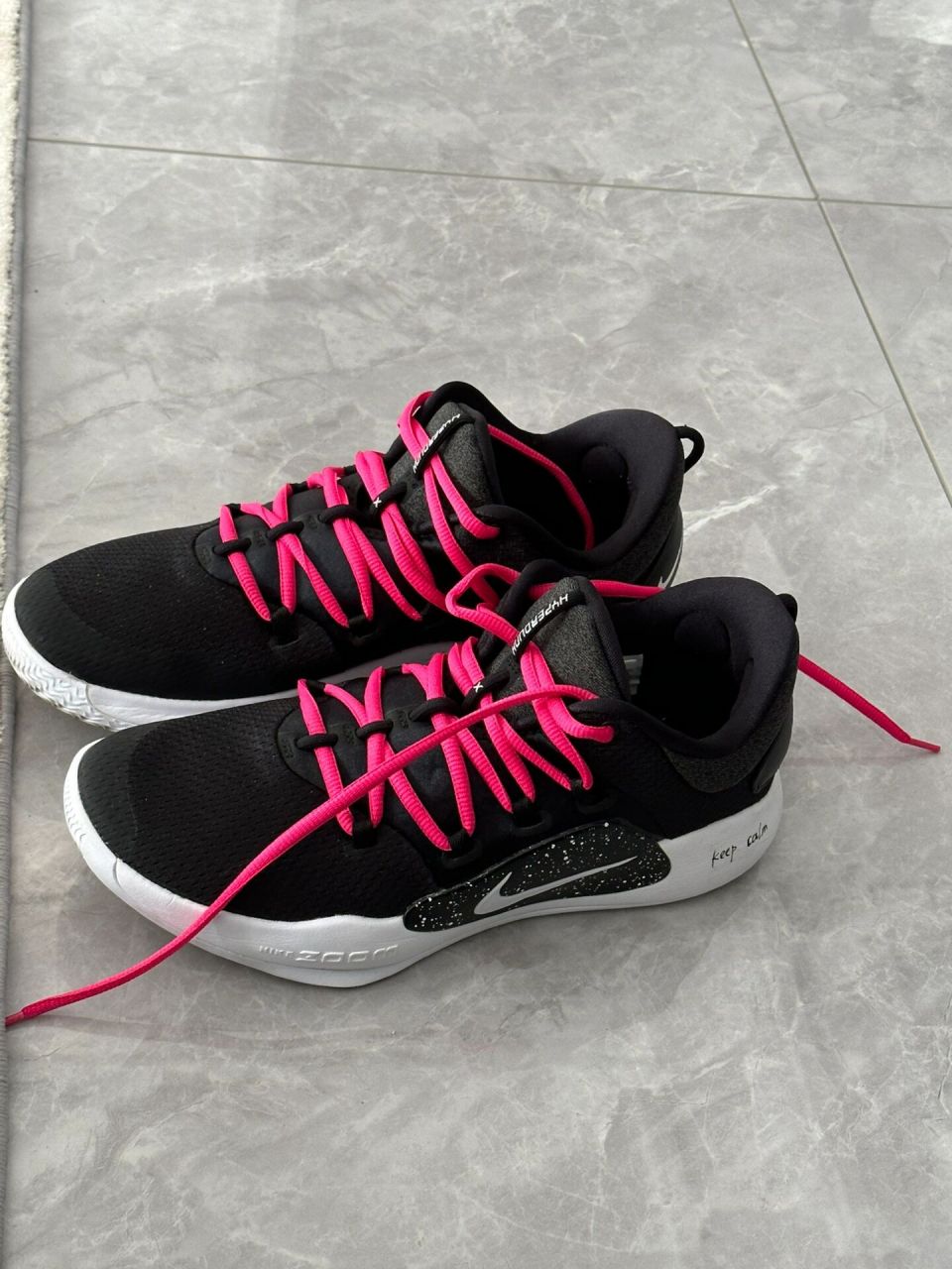 nike hyperdunk x low hd2018 换双鞋带立马变得惊艳了许多,脚感很棒