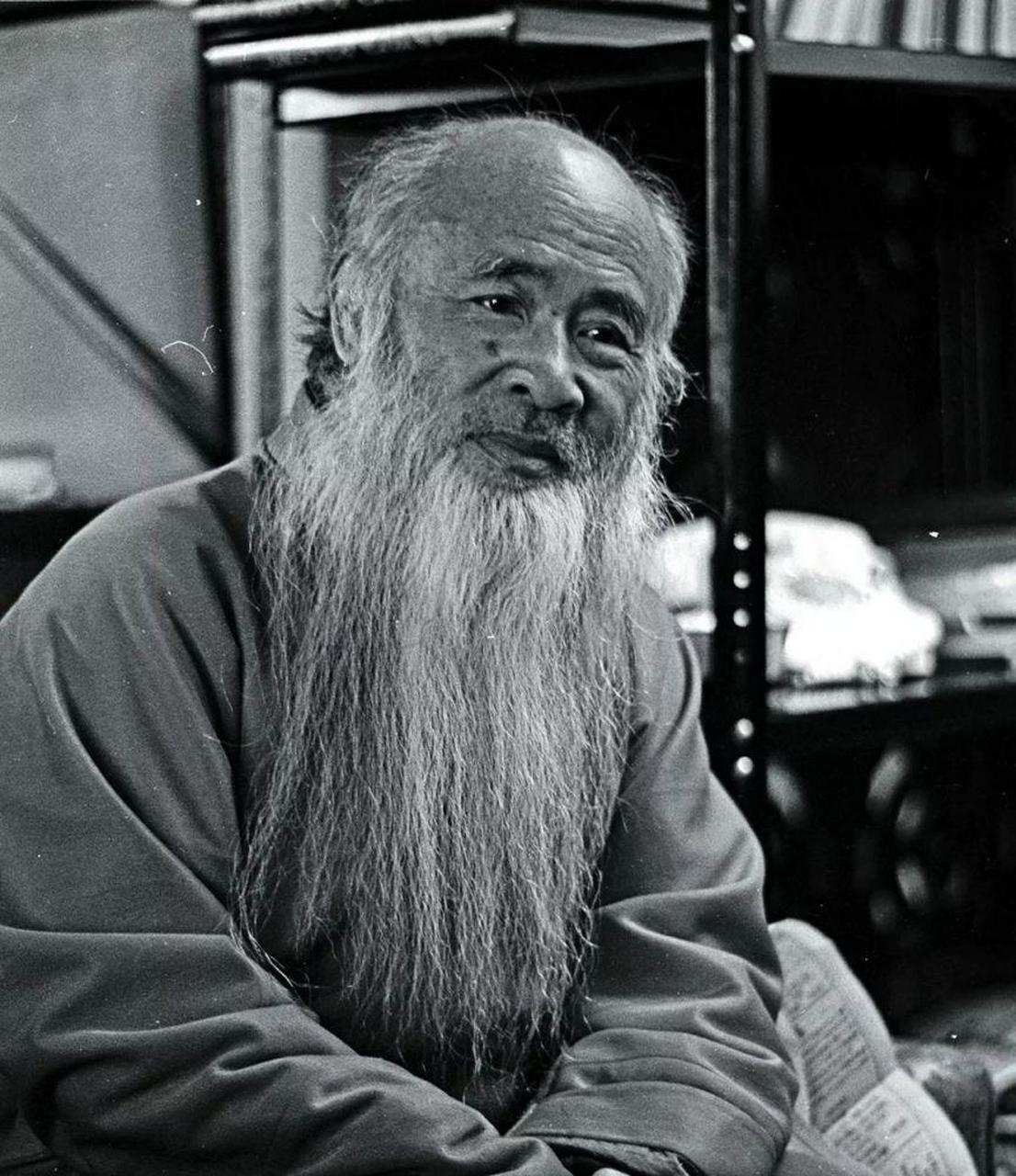 【老照片】张大千胡子的故事.  张大千是中国著名的泼墨画家和书法家,