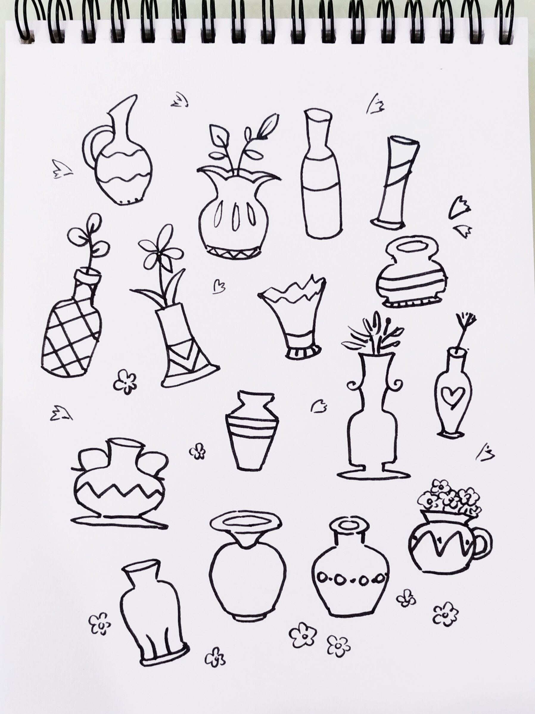 坚持画画一百天(16/100)简笔画花瓶