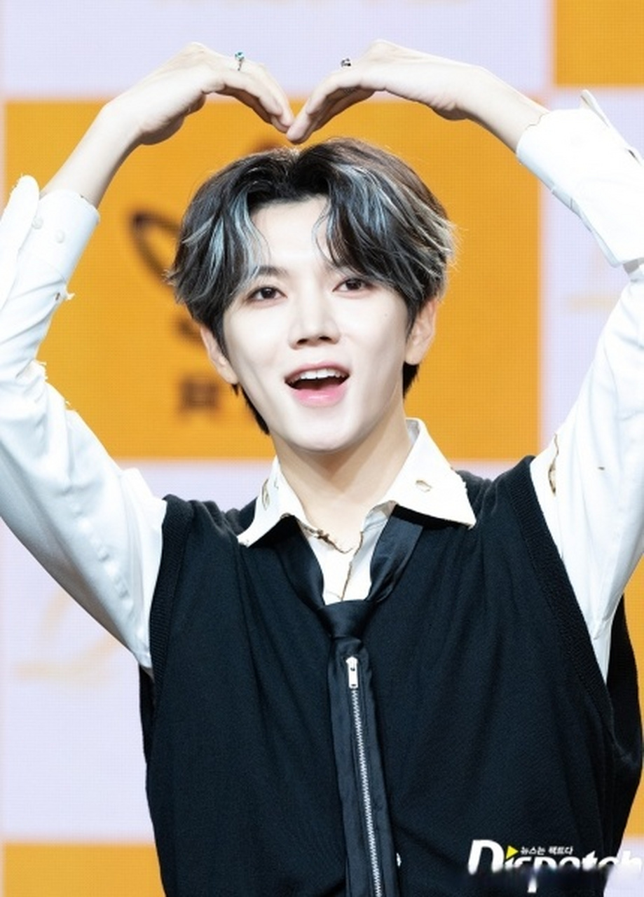 13日,歌手#崔珉起# 携迷你一辑《rendezvous》举行showcase活动.