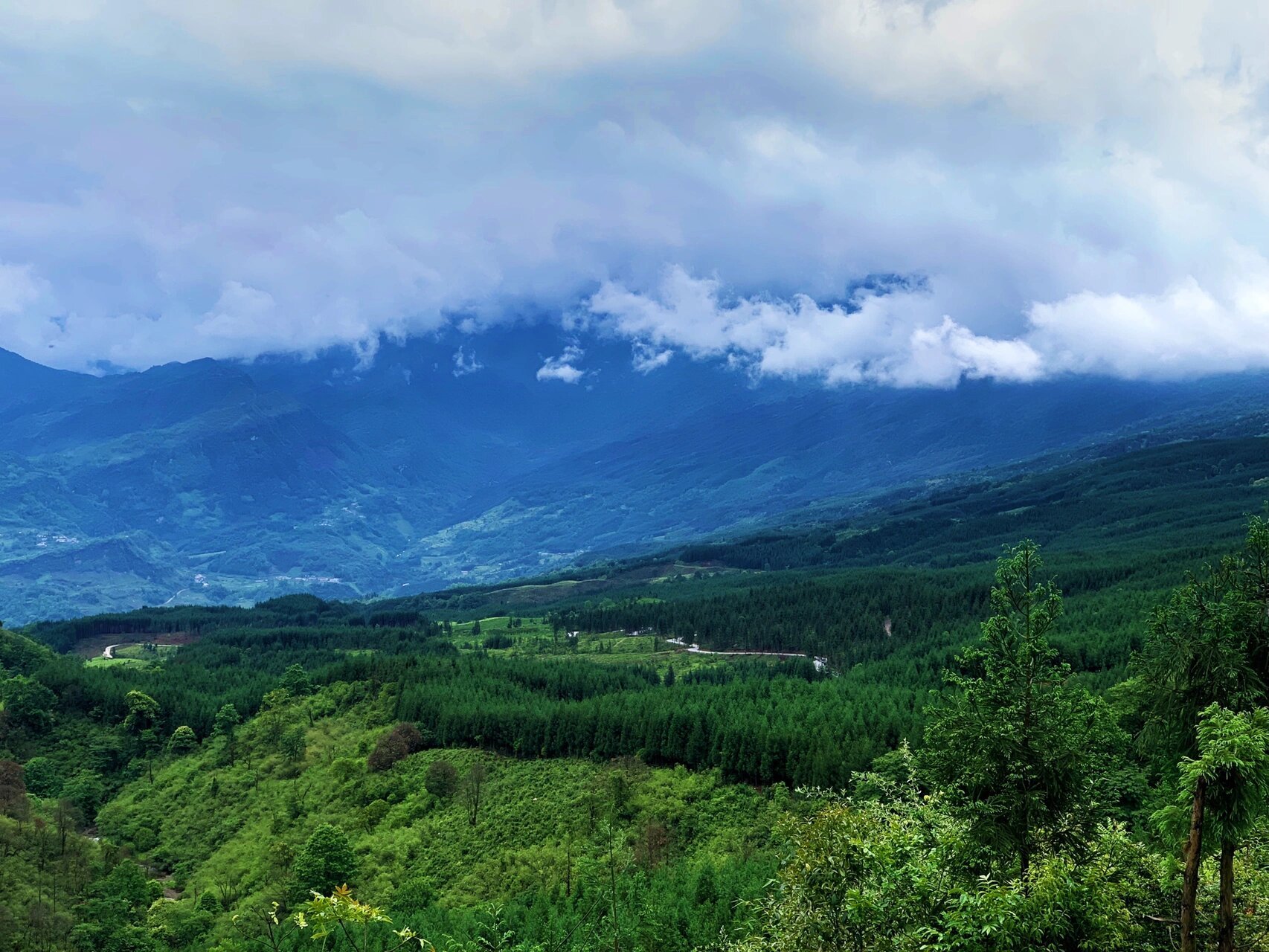 乐山马边仰天窝    仰天窝的美景在四川省乐山市马边彝族自治县大竹堡