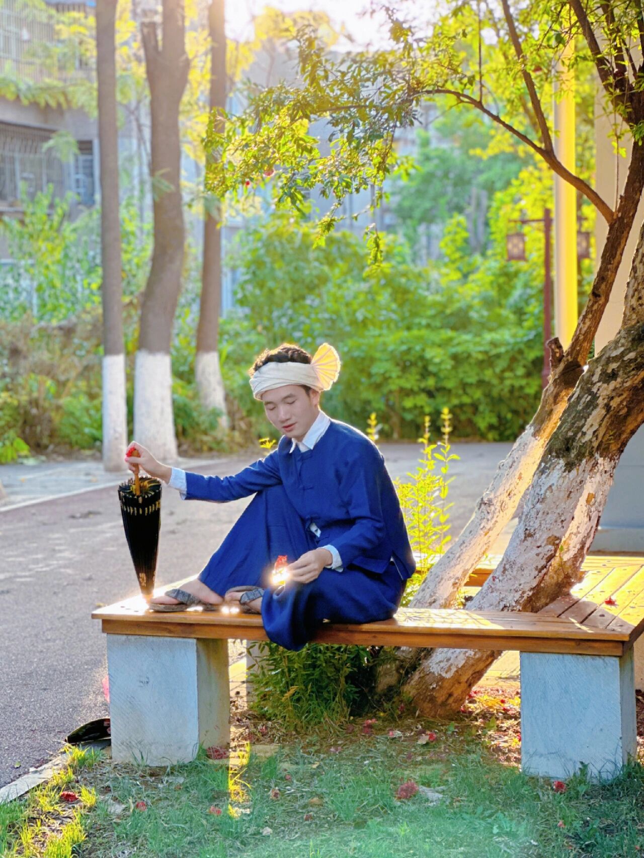 傣族服饰男性图片