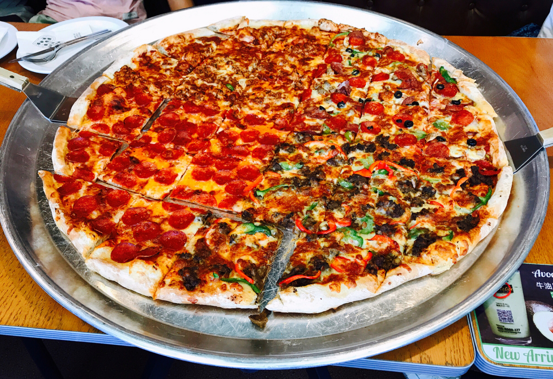 站点披萨 99五道口购物中心 大一班建吃的站点披萨,get两大盘最大