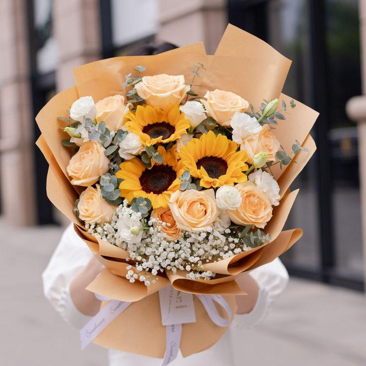 一捧鲜花,祝友友们晚安好梦.  图片来源网络侵删