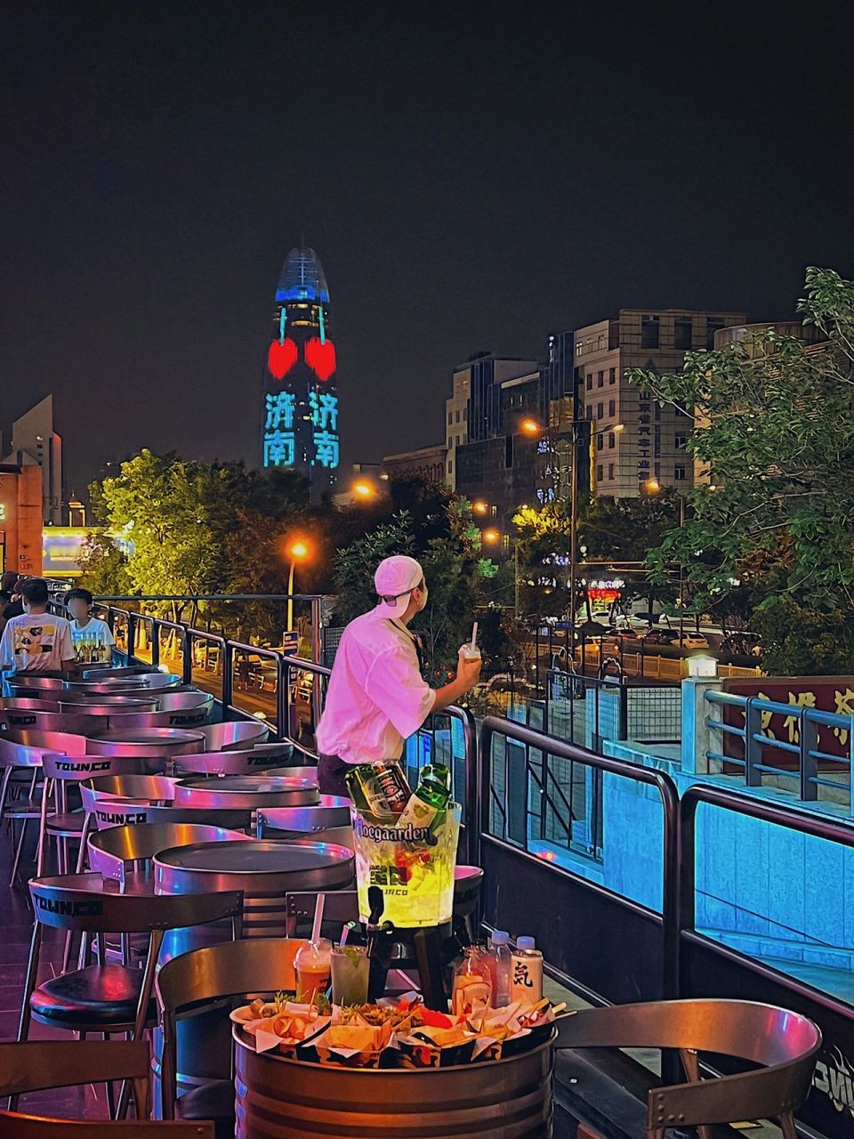 济南|酒吧拍氛围感照片71掌握这几点秒出片78 和小伙伴去酒吧嗨皮