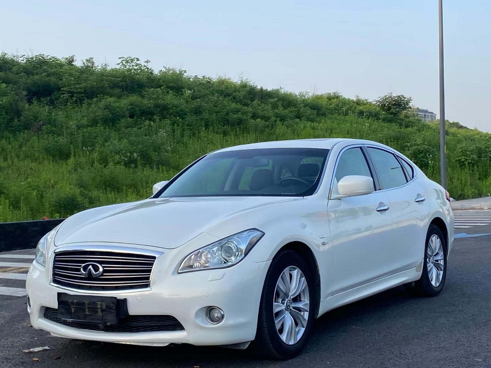 拿下12英菲尼迪m25 一手车 实表10万 2.