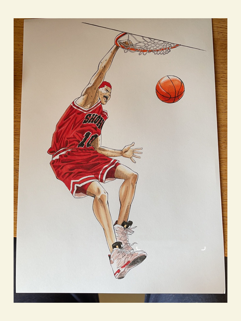 打篮球的男生动漫手绘图片