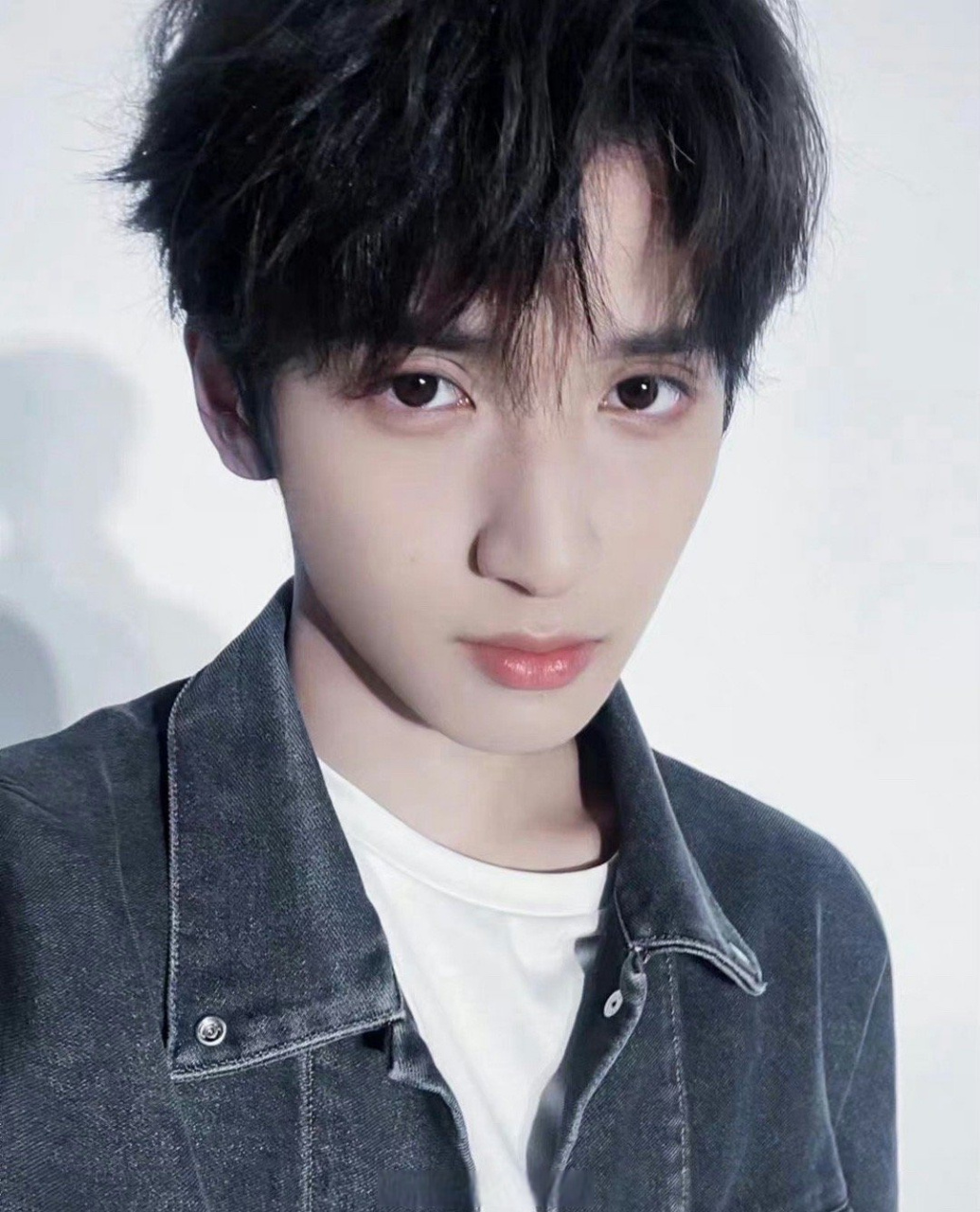 #素颜的严浩翔#素颜也这么帅啊,严浩翔360度无死角的抗打,好伟大的一