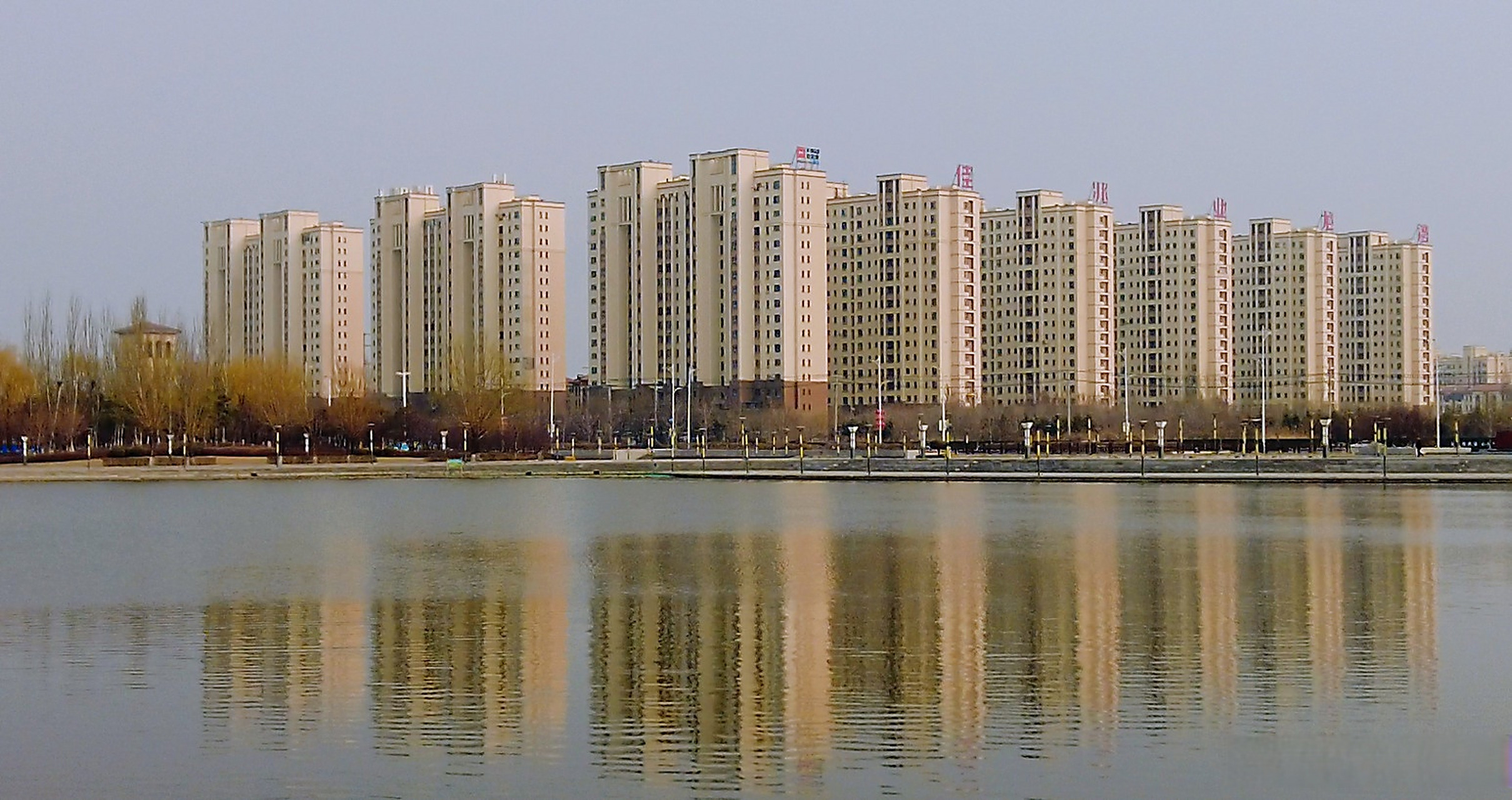 网红打卡地辽宁杠杠滴# 营口市老边区:河清柳绿春日暖#美好辽宁欢迎