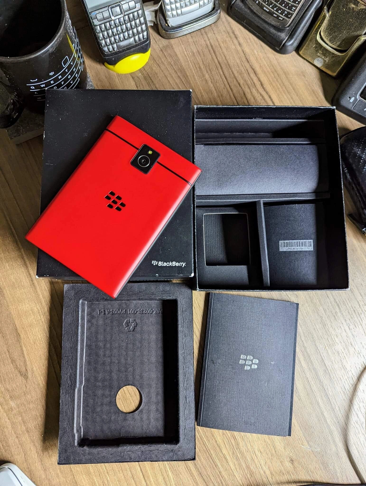 黑莓passport 2 5g图片