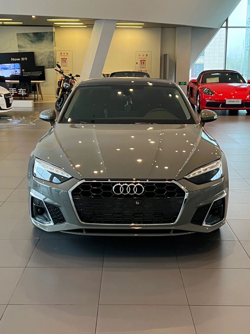 灰色两台,星辰灰 天云灰.