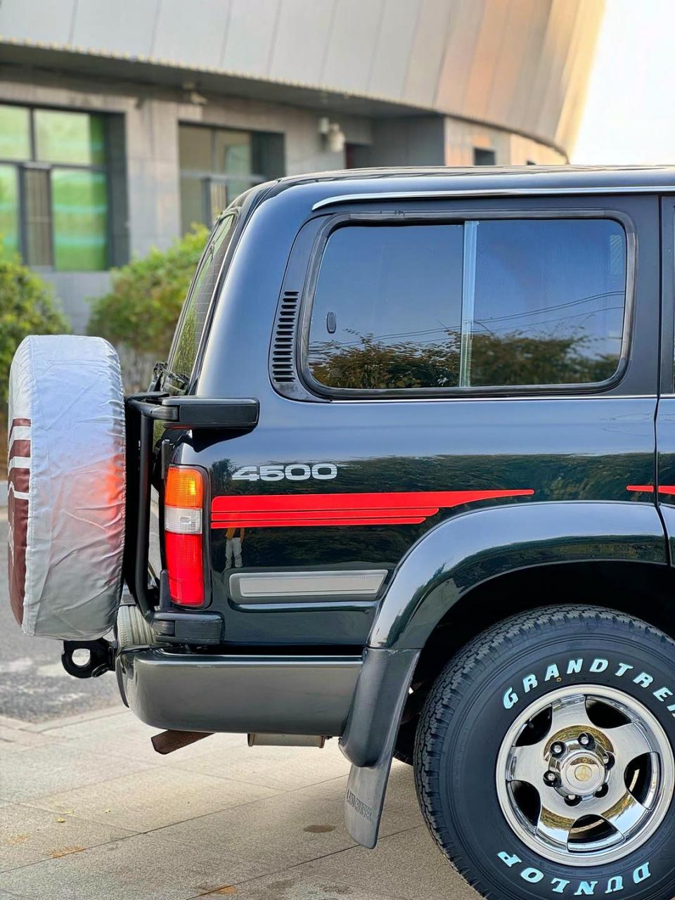 收藏级别 96年lc80中东进口丰田陆巡手动4500 当年百万级别大陆巡.