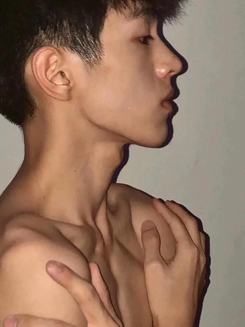 腹肌男神高清图♂15 谢什么这是美女应该做的.