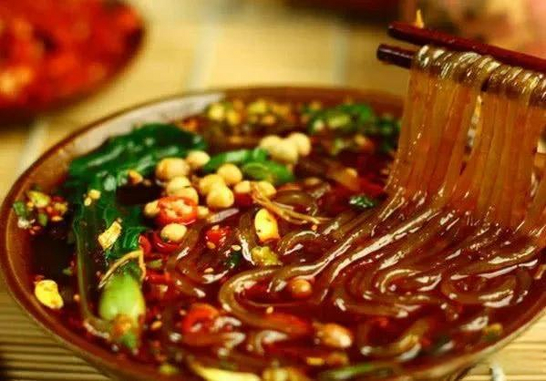 重庆酸辣粉好吃吗重庆特色名小吃   重庆酸辣粉是中国人民喜爱的美食