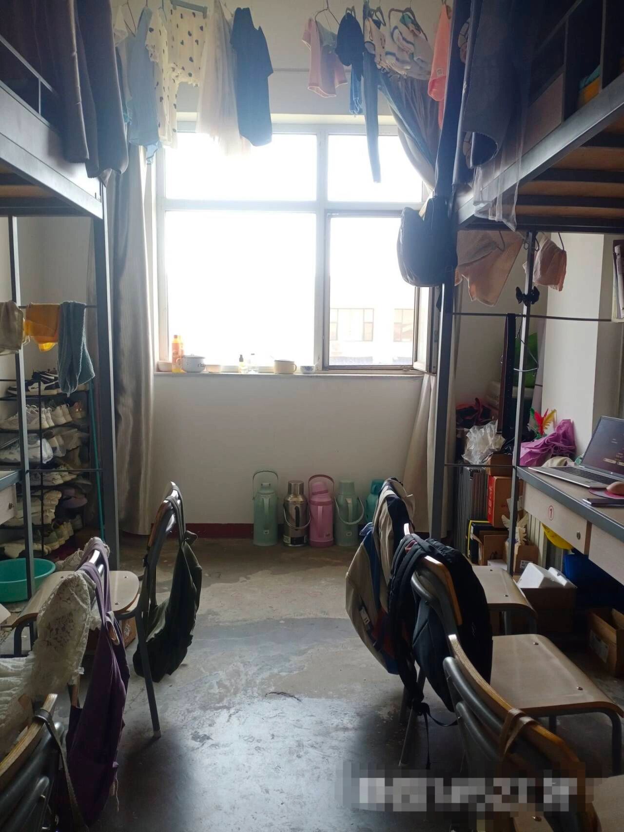晋中学院 宿舍 如图所示,六人间 不同的是有四改六,八改六 宿舍都是
