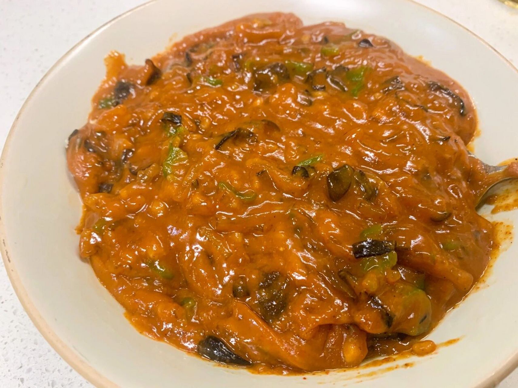 🔥 所需食材:木耳,泡发的粉条,虾米,青辣椒,葱花(这几个不是必须有