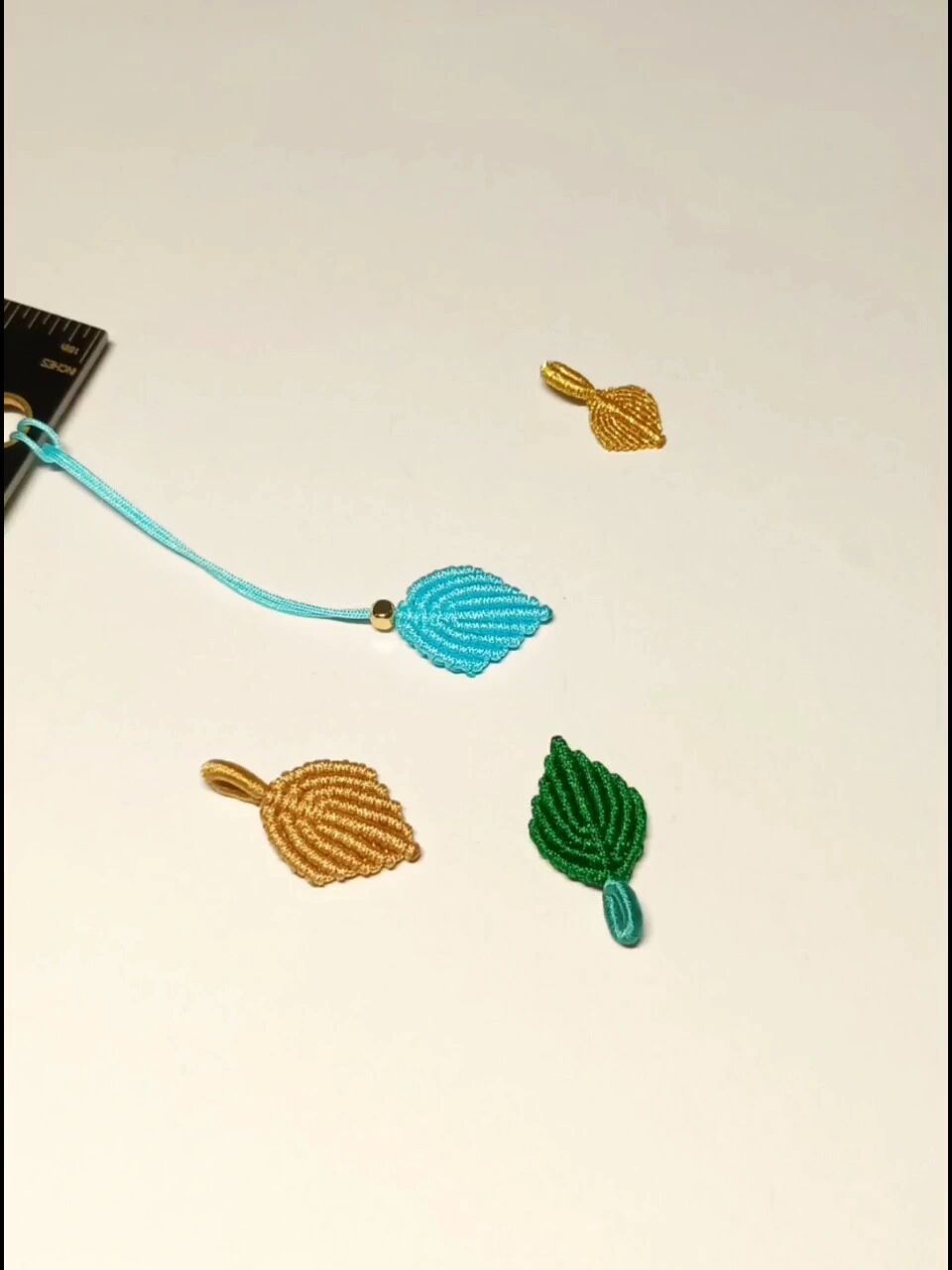 小叶子挂件编绳教程