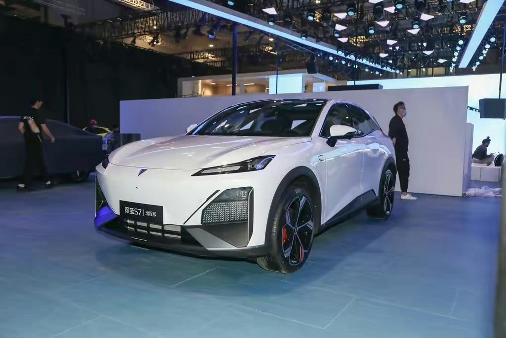 长安深蓝s7售价还不错,16.