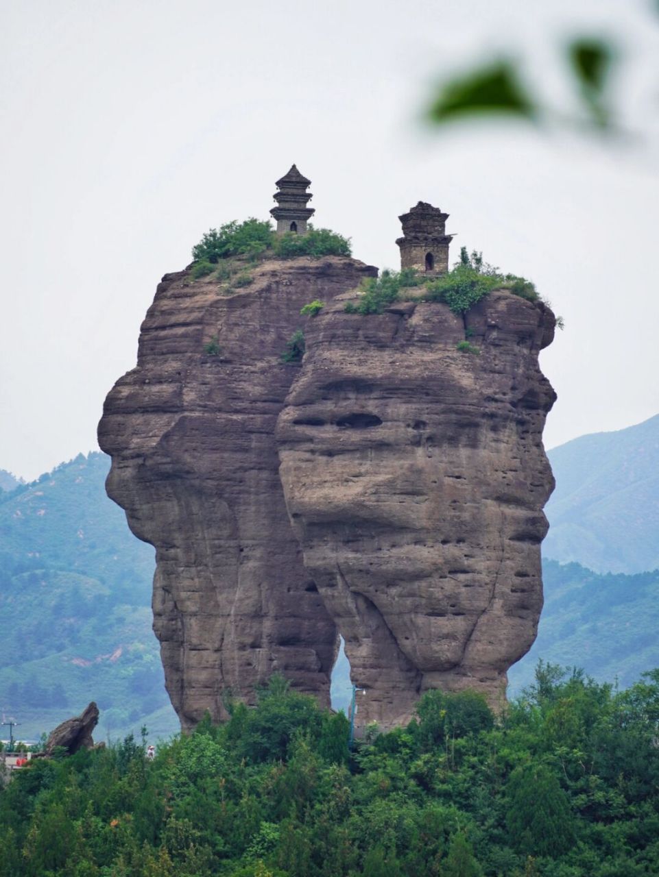 承德隐藏打卡地,双塔山的辽代石塔95 双塔山在承德市双滦区,风光