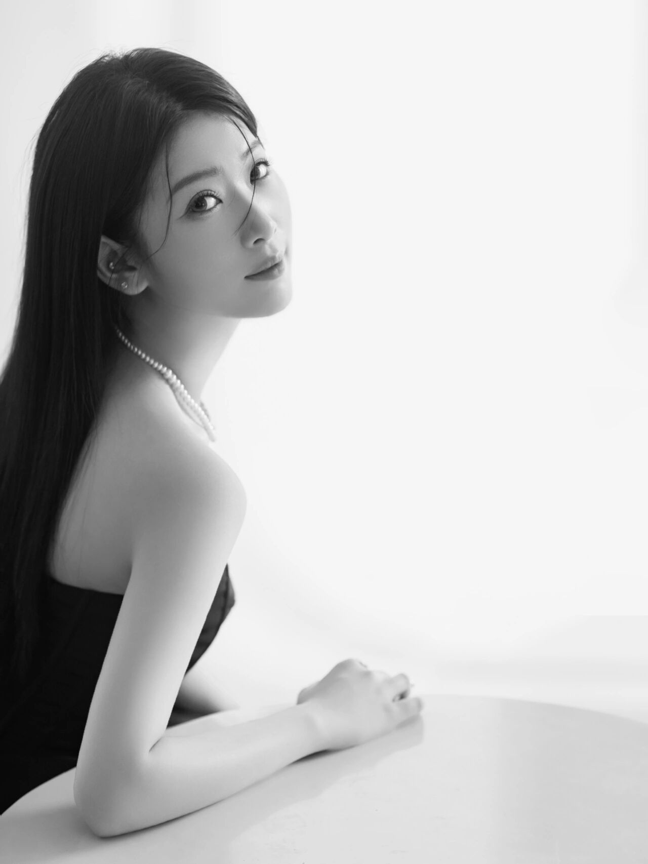 成片蛮惊喜的 是我喜欢的清冷感觉～ 化妆师梅子小姐 张子唯图片