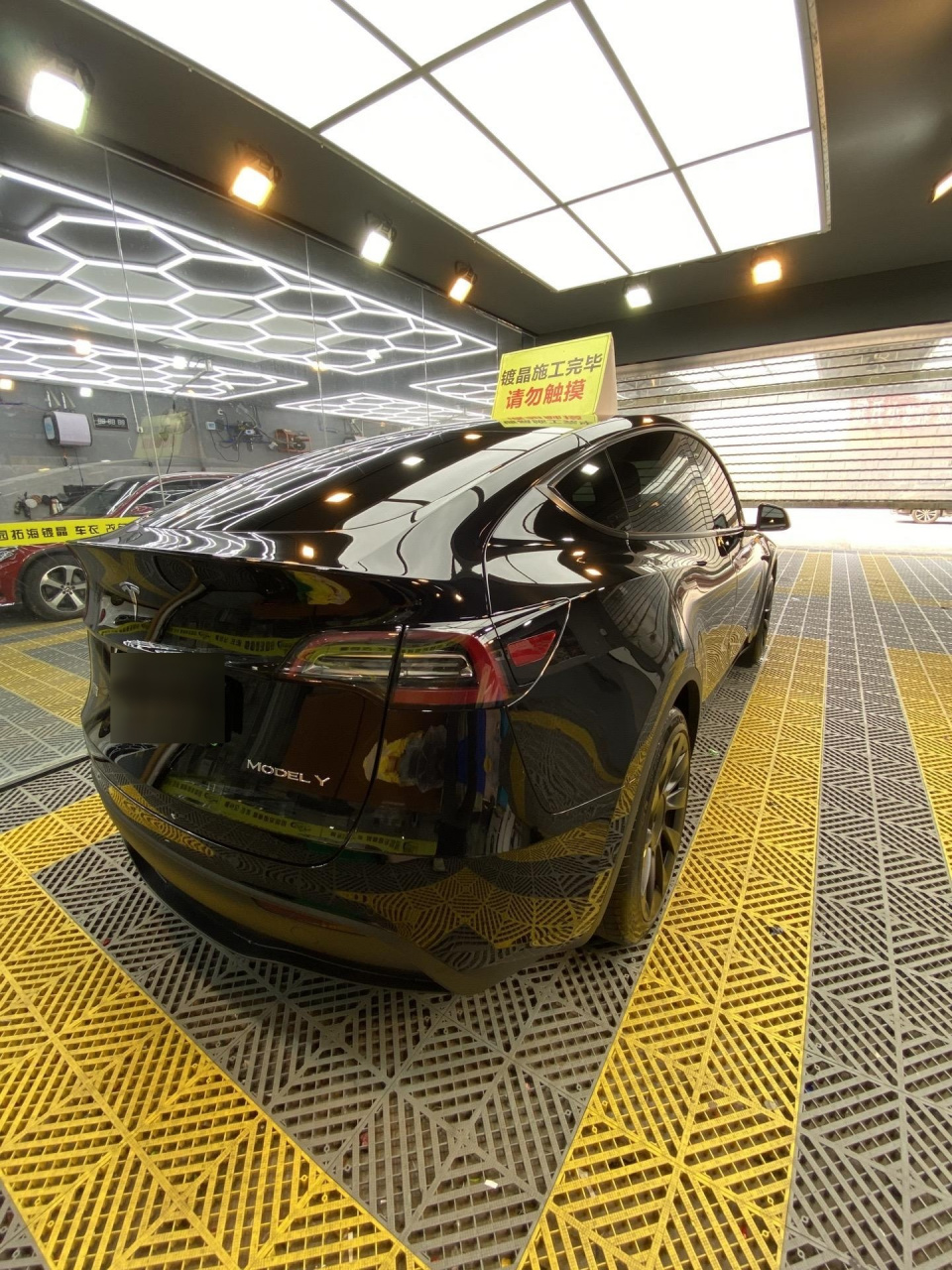 汽车镀晶之后划痕都没那么容易产生,每次洗完车看到都是赏心悦目,又不