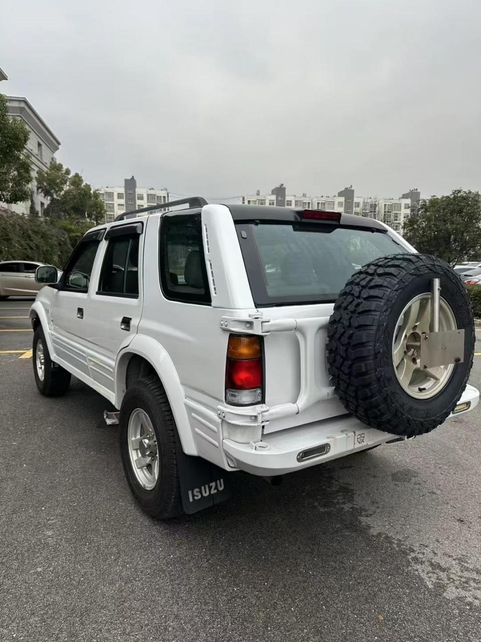 五十铃竞技者 4jb1纯进口发动机 15年私家一手车 国四排放2.