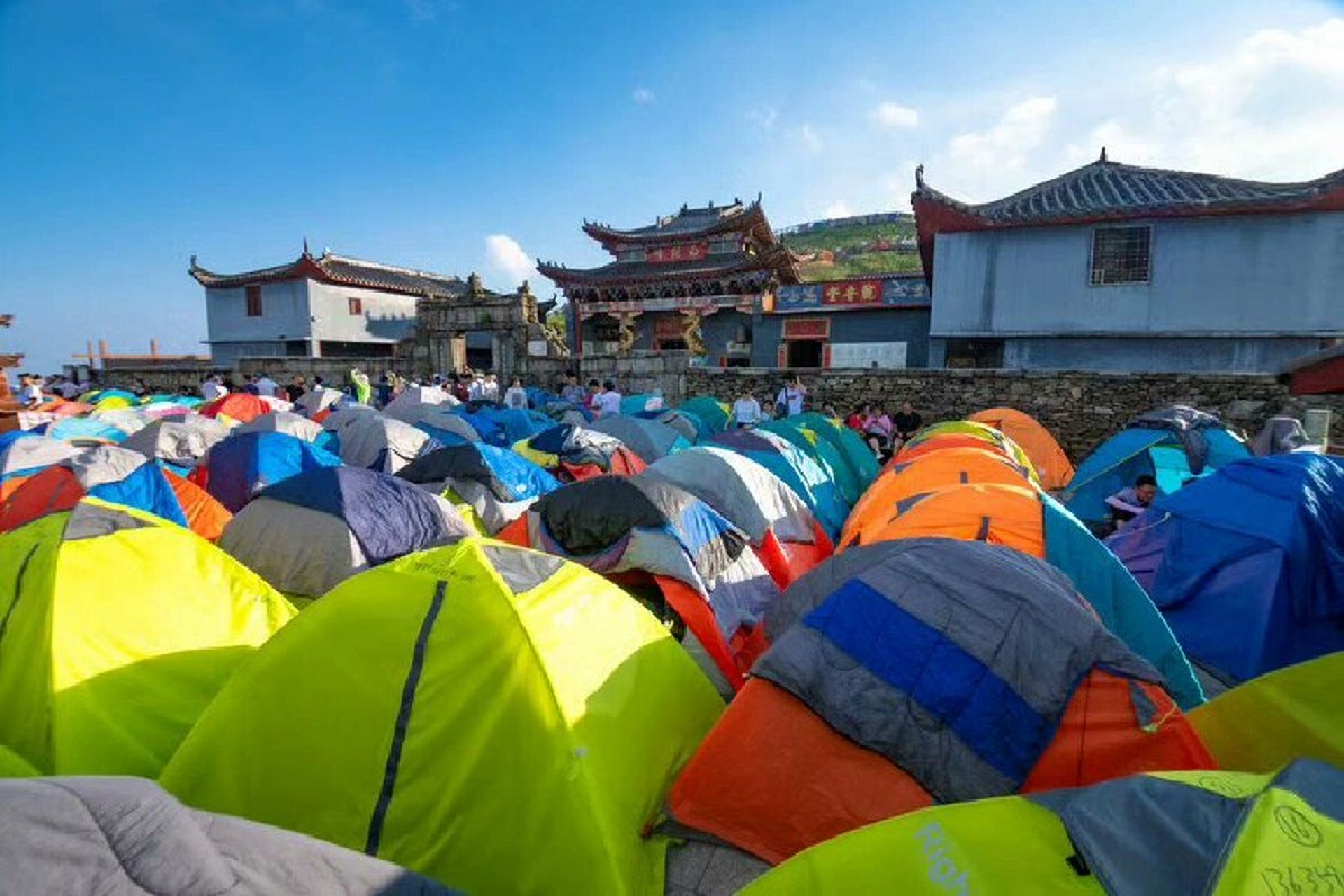 武功山金顶99白鹤峰星空91室外帐篷住宿预定 武功山帐篷:(帐篷和