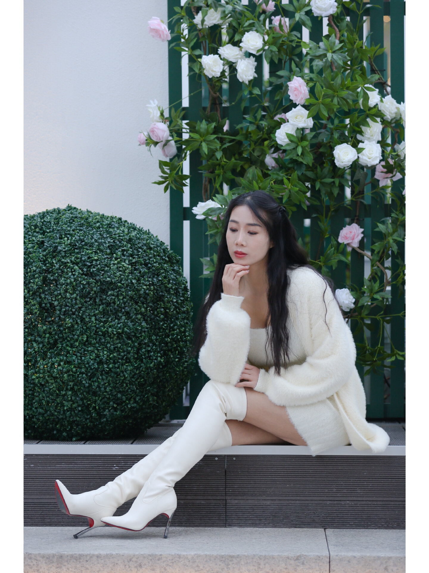深圳街拍白色长靴小姐姐
