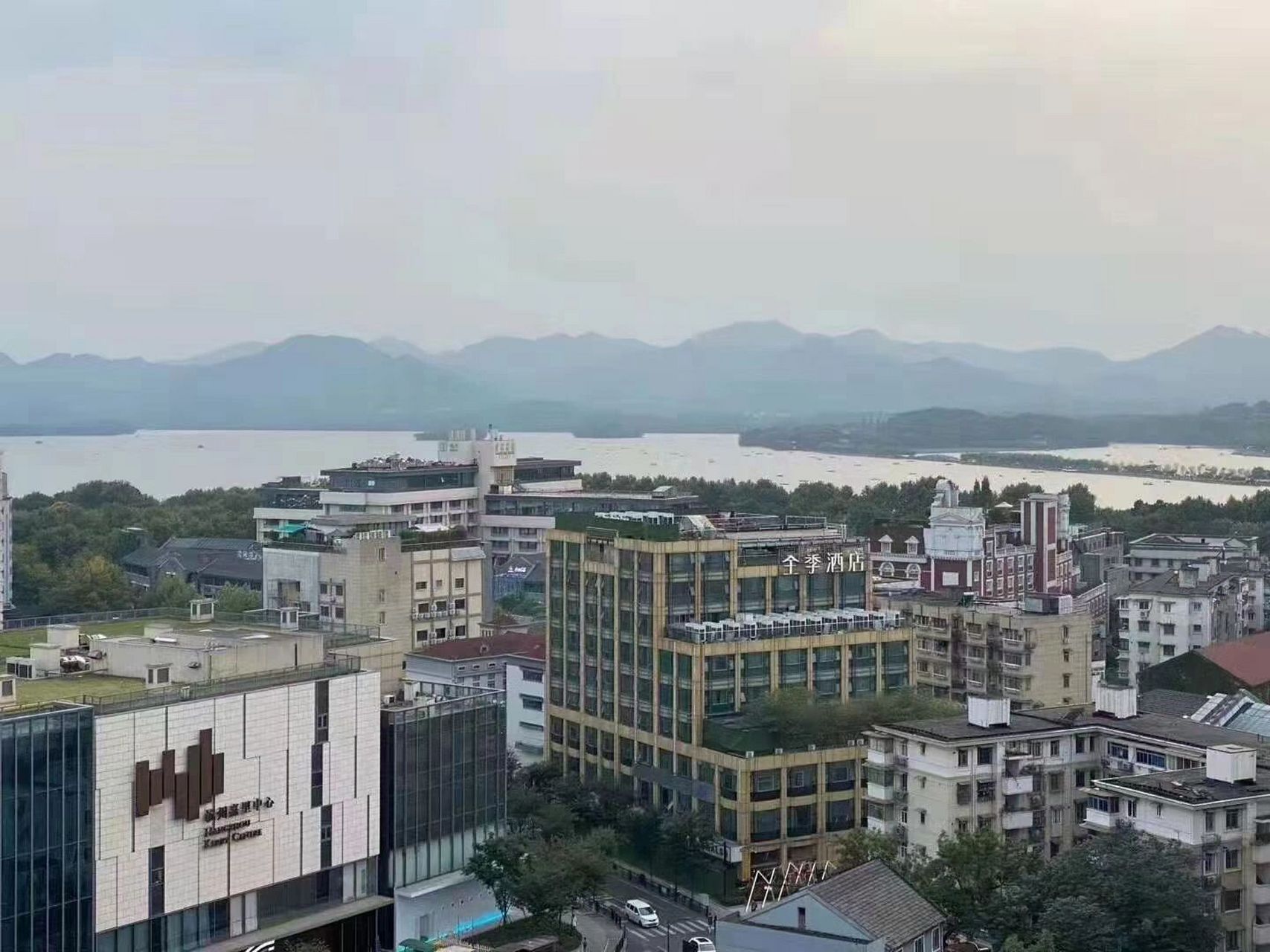 西湖景观房 嘉里中心逸庐,最后一批房源 1,172平方,开发商精装修,6楼