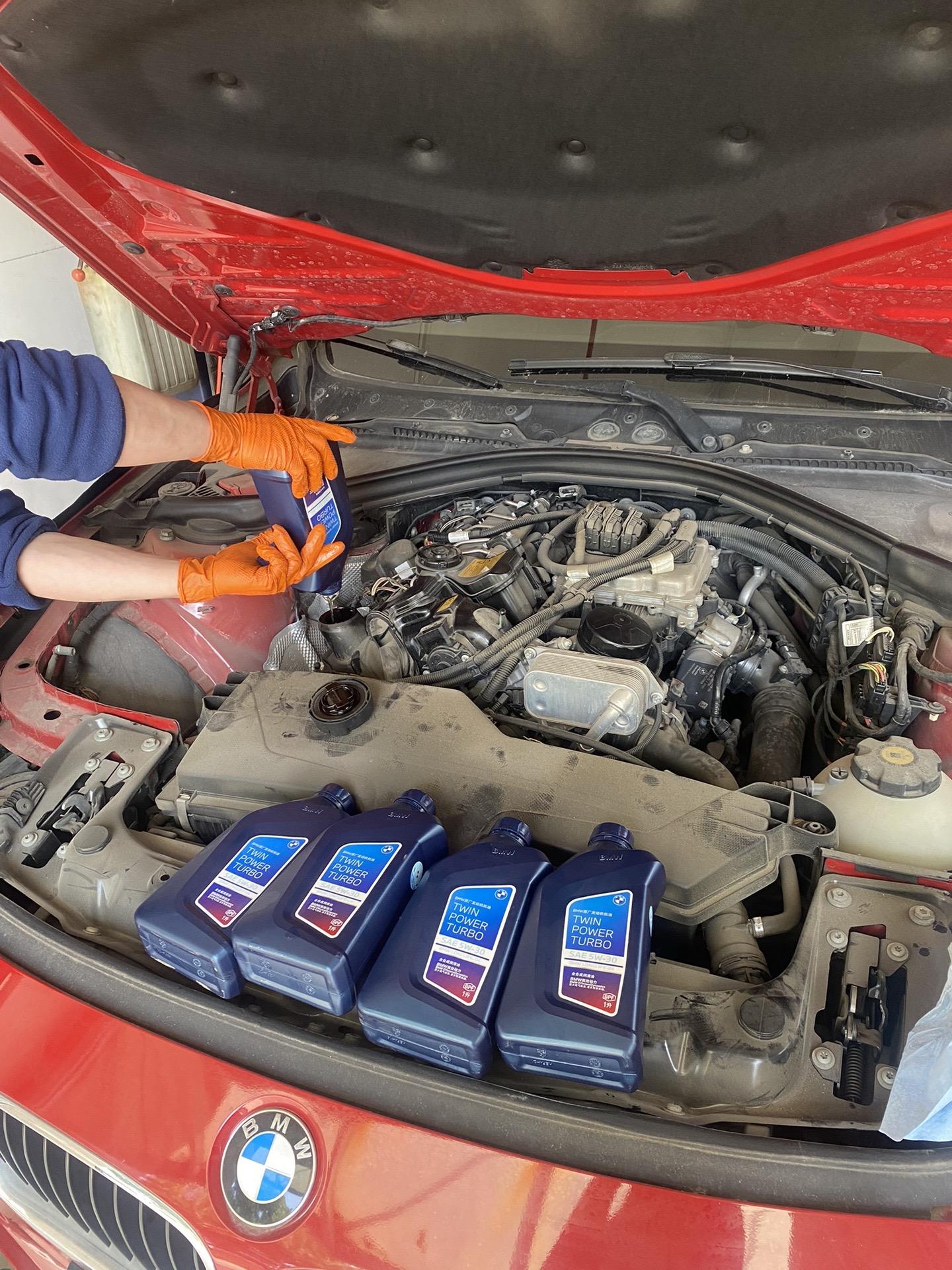 宝马320原厂机油小保养,气门室盖漏油更换马勒气门室盖,再来一副ate的