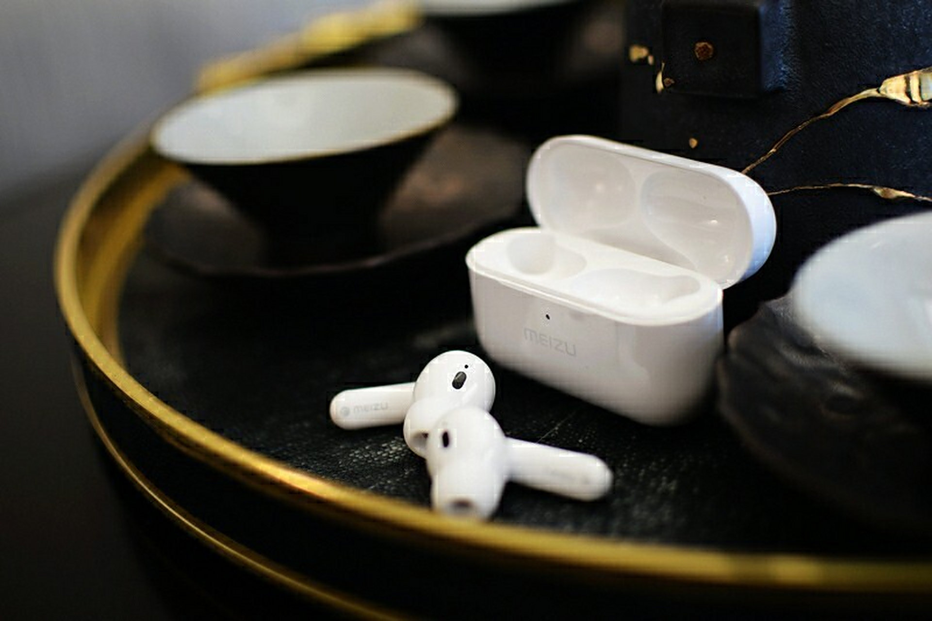 魅族 pop pro 入耳式无线耳机.