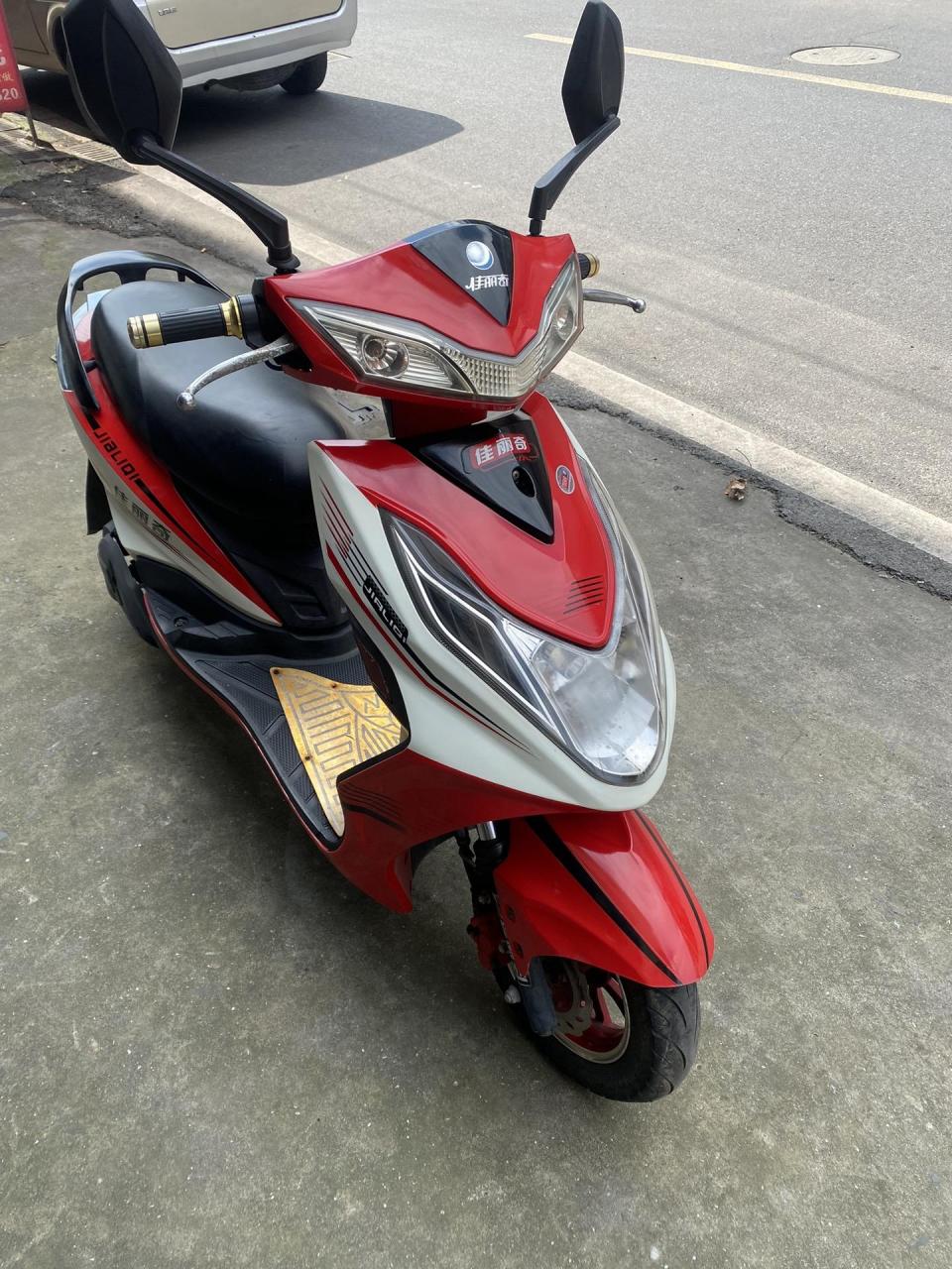 佳丽奇 品牌电动车60v20 全新天能石墨烯电池 续航四50公里 高配前后