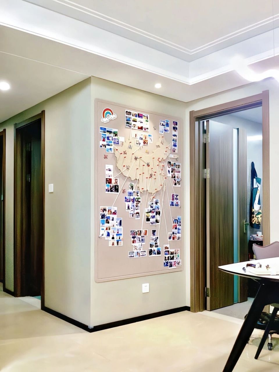 我们多出来旅游吧 这样才能做一面地图打卡墙#旅游# #情侣