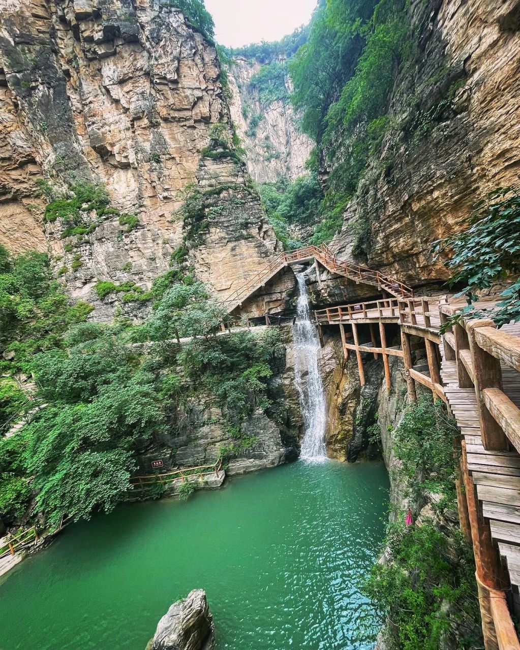 石家庄小九寨"清风峡" 99 地址:清风峡生态旅游区,平山县北冶乡清风