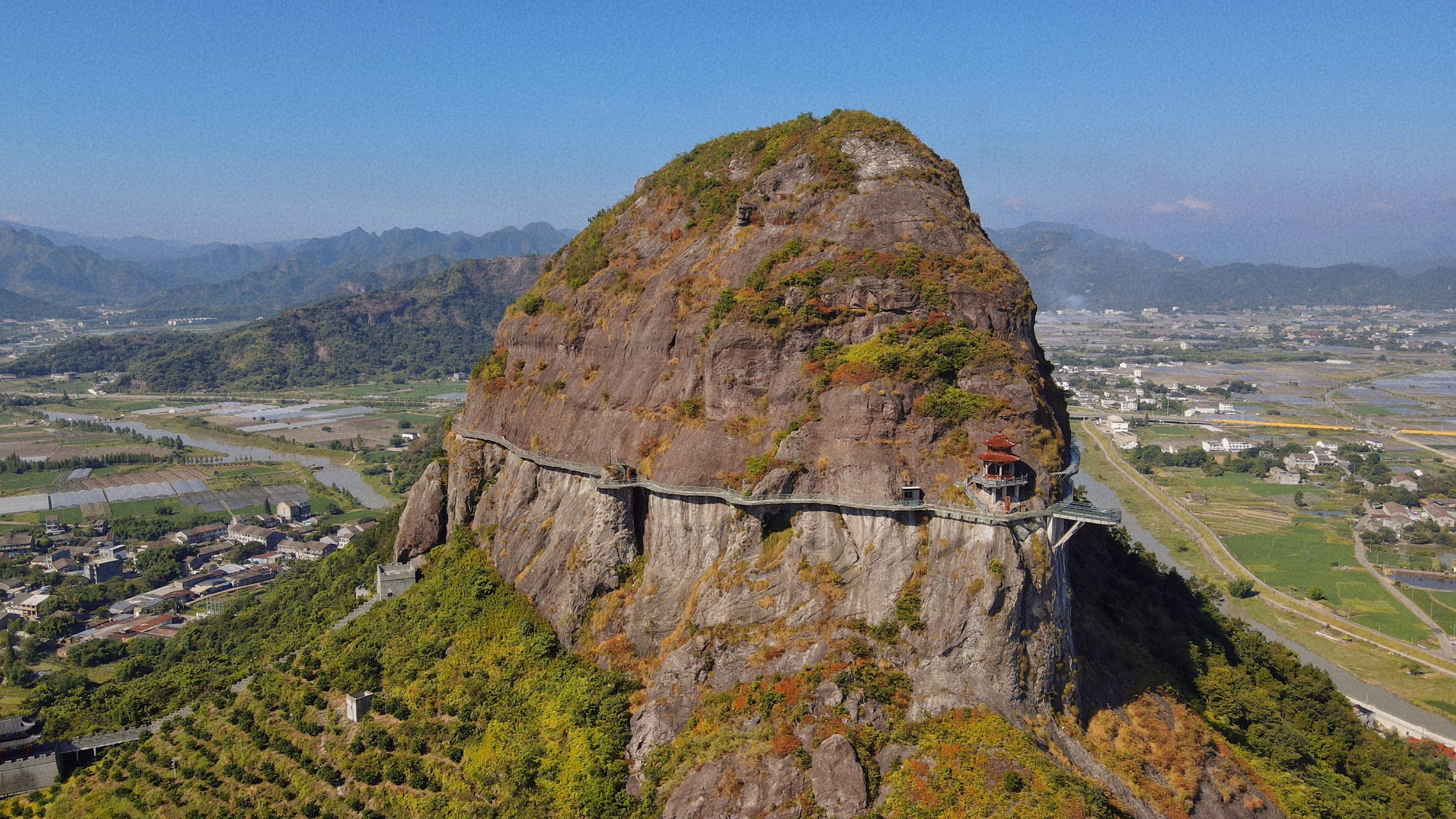 夏日视界 流石山景区位于藻溪镇,中国山水诗鼻祖谢灵运曾游历,早在