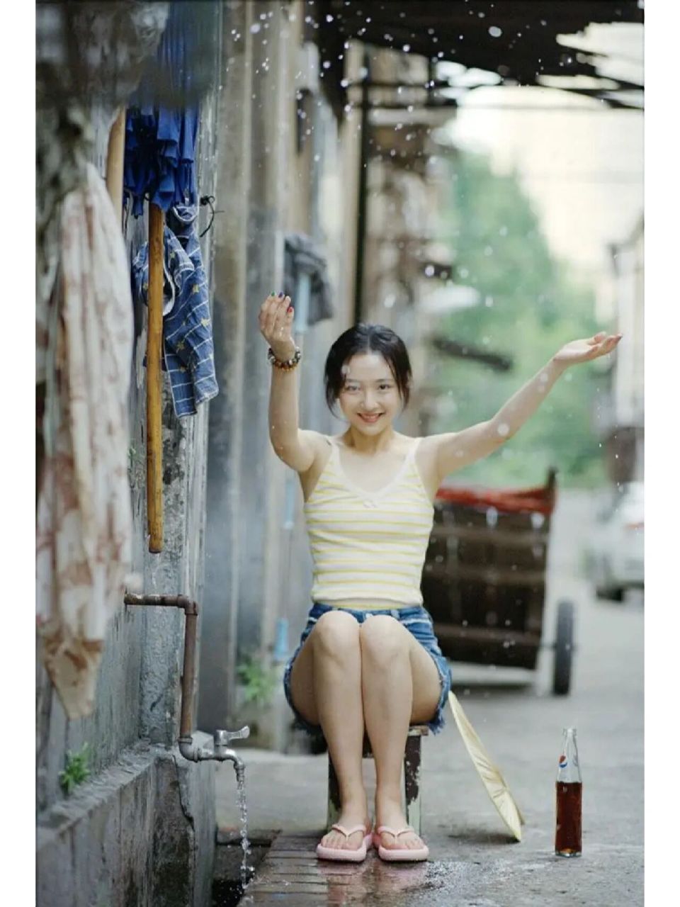 武汉大学校花吴倩,离婚后颜值巅峰 着"武大校花"头衔出道的吴倩,凭借