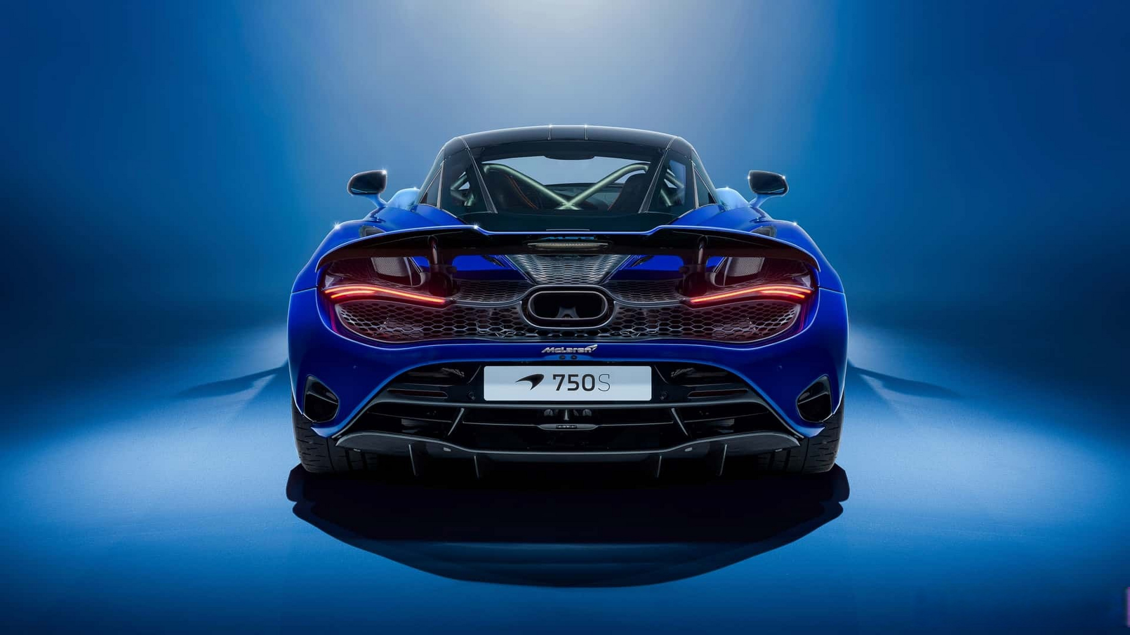 070707近日,迈凯伦官方发布了一组750s光谱主题车型照片.