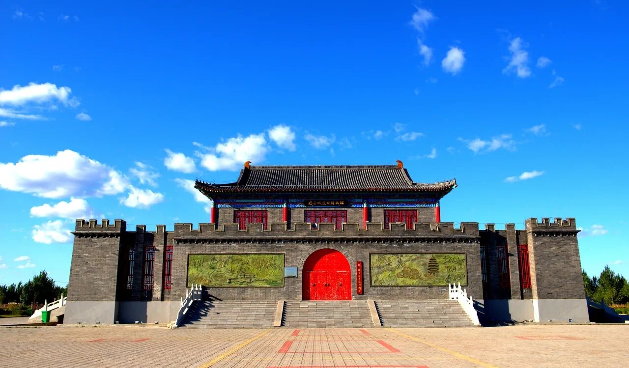 黑龙江齐齐哈尔泰来县塔子城遗址 塔子城遗址地处黑龙江省齐齐哈尔市