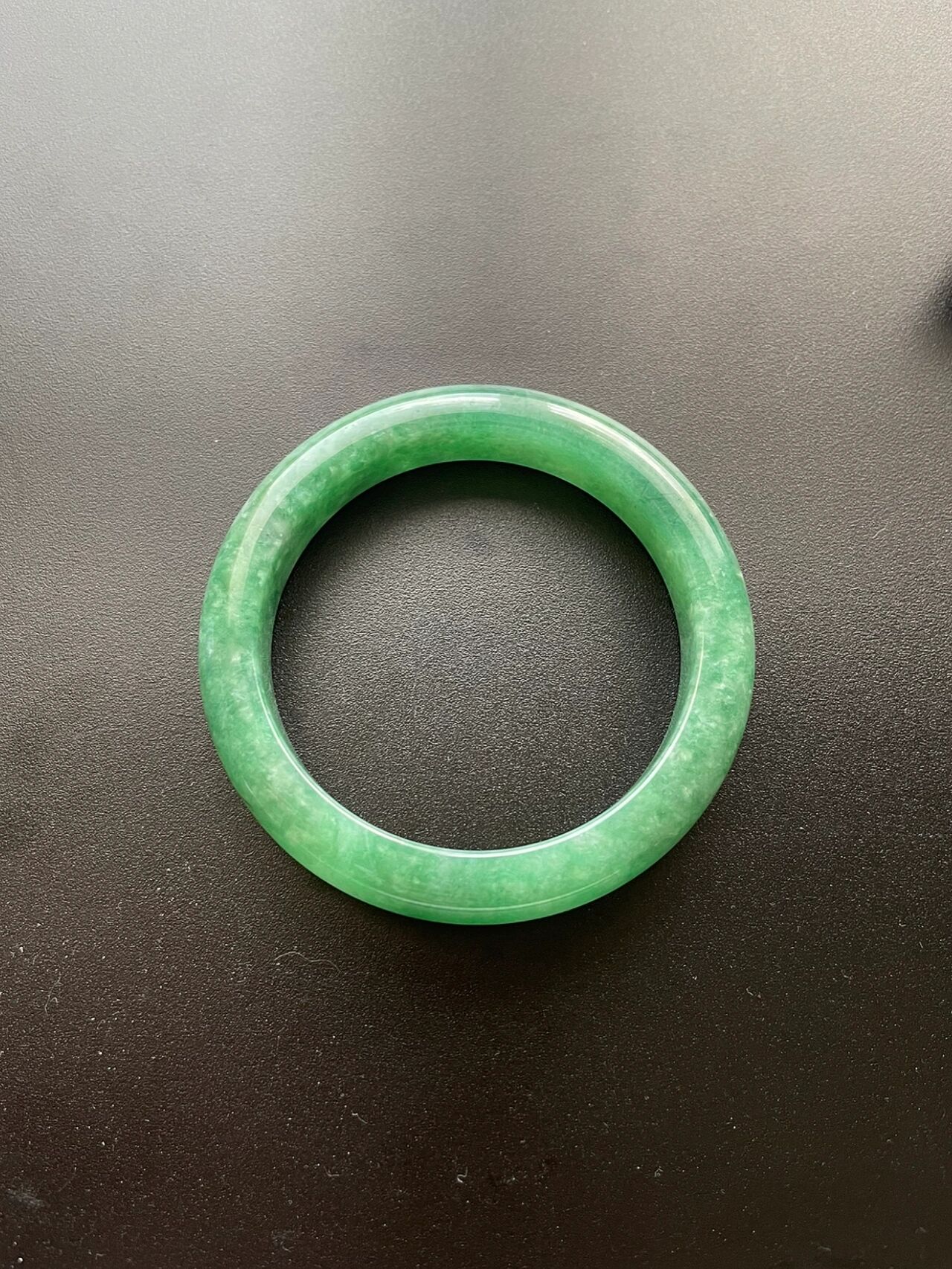 满绿豆种翡翠手镯～漂洋过海来的小绿